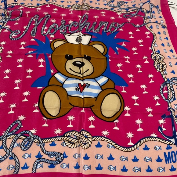 MOSCHINO SCARF - Picture 7 of 7